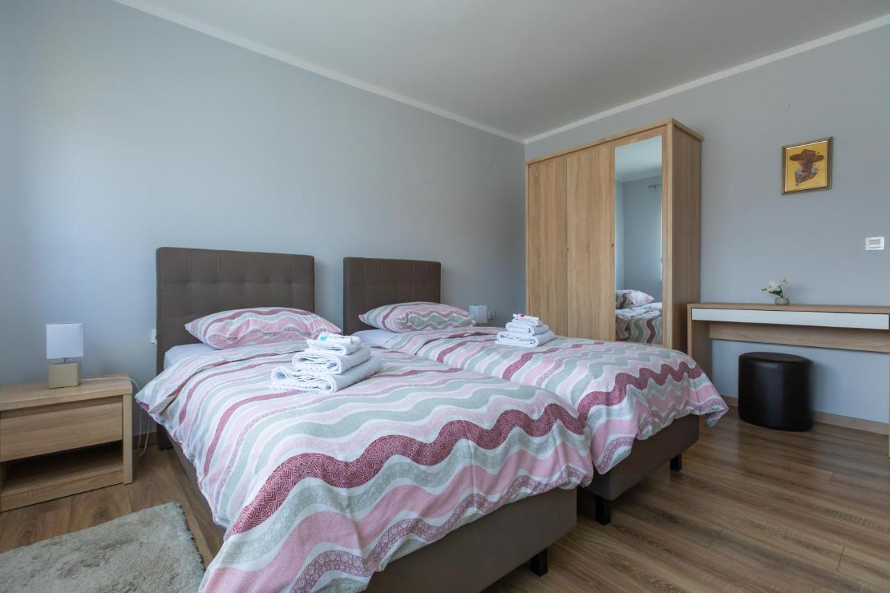 Apartmani Slavek Jastrebarsko Exterior foto